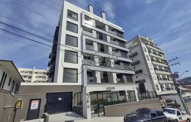 Imagem: O apartamento possui 1 Dormitório, 1 Banheiro, 1 Vaga na garagem