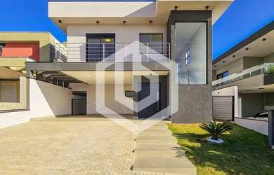 Imagem: A casa em condomínio possui 3 Dormitórios, 4 Banheiros, 4