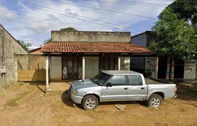 Imagem: A casa possui 2 Dormitórios e 360000m² de Área e está localizado