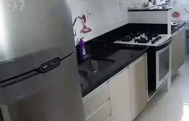 Imagem: O apartamento possui 2 Dormitórios, 2 Banheiros, 1 Vaga na