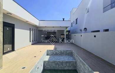 Imagem: A casa em condomínio possui 3 Dormitórios, 5 Banheiros, 4