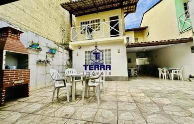 Imagem: A casa possui 3 Dormitórios, 1 Banheiro, 3 Vagas na garagem