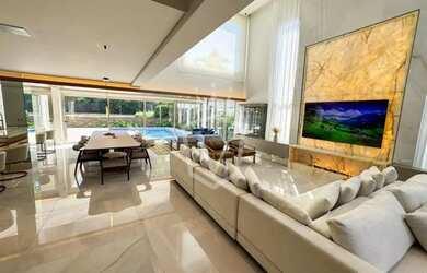 Imagem: A casa em condomínio possui 3 Dormitórios, 4 Banheiros, 3