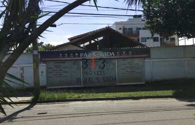 Imagem 4: Ampla casa de rua linear composta de sala com varios divisorias sotao...