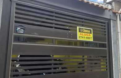 Imagem: A casa possui 2 Dormitórios, 1 Banheiro, 1 Vaga na garagem