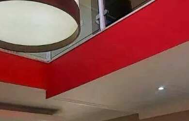 Imagem: A casa possui 3 Dormitórios, 3 Banheiros, 4 Vagas na garagem