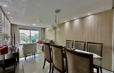 Imagem: O apartamento possui 4 Dormitórios, 5 Banheiros, 2 Vagas na