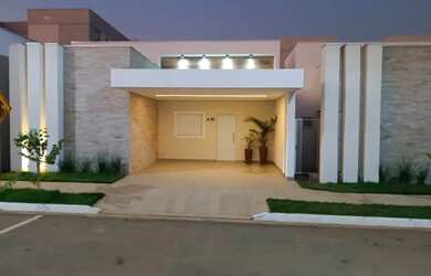 Imagem: A casa em condomínio possui 3 Dormitórios, 2 Banheiros e 2