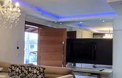 Imagem: A casa possui 3 Dormitórios, 2 Banheiros, 1 Vaga na garagem