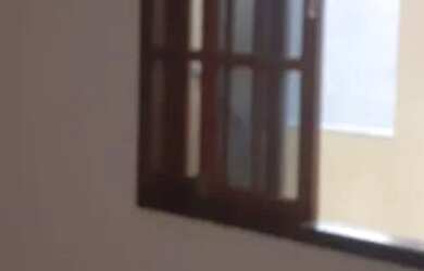 Imagem: A casa possui 4 Dormitórios, 5 Banheiros, 2 Vagas na garagem