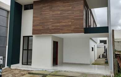 Imagem: A casa em condomínio possui 4 Dormitórios, 2 Banheiros, 2