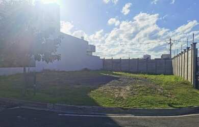 Imagem: O terreno possui 310m² de Área e está localizado em Jardins