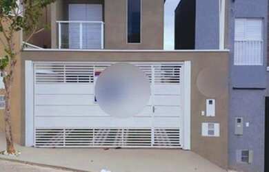 Imagem: A casa em condomínio possui 3 Dormitórios, 3 Banheiros, 2