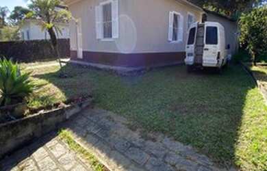 Imagem: A casa à venda possui 2 Dormitórios, 1 Banheiro, 4 Vagas na