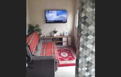 Imagem: A casa possui 2 Dormitórios, 1 Banheiro, 1 Vaga na garagem