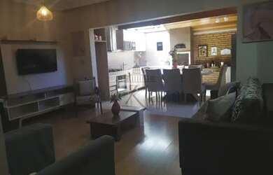 Imagem: A casa em condomínio possui 3 Dormitórios, 2 Banheiros, 2