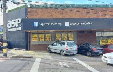 Imagem: O depósito possui 5 Vagas na garagem e 230m² de Área e está