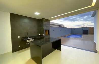 Imagem 5: Casa de Alto Padrão. Piscina, Área de serviço, 400m² de Áreae2 Vagas...