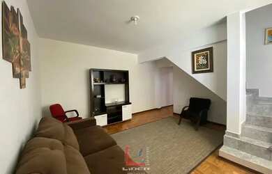 Imagem: A casa possui 4 Dormitórios, 3 Banheiros, 2 Vagas na garagem