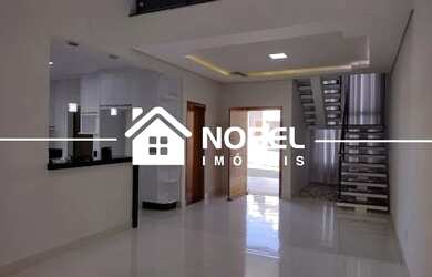 Imagem: A casa em condomínio possui 3 Dormitórios, 2 Banheiros, 4