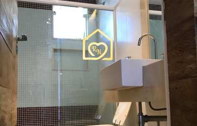 Imagem 13: Casa de condomínio para venda tem 700 metros quadrados com 5 quartos