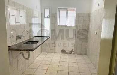 Imagem: A casa em condomínio possui 3 Dormitórios, 2 Banheiros, 2