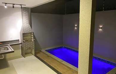 Imagem: A casa possui 3 Dormitórios, 2 Banheiros, 1 Vaga na garagem