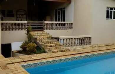 Imagem: A casa possui 3 Dormitórios, 5 Banheiros, 5 Vagas na garagem