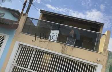 Imagem: A casa possui 4 Dormitórios, 2 Banheiros, 2 Vagas na garagem