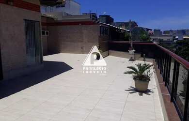 Imagem: O apartamento na cobertura possui 4 Dormitórios, 5 Banheiros