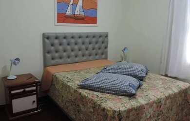 Imagem: A casa possui 5 Dormitórios, 4 Banheiros, 4 Vagas na garagem