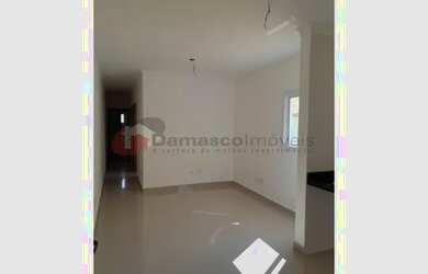 Imagem: O apartamento possui 3 Dormitórios, 1 Banheiro, 2 Vagas na