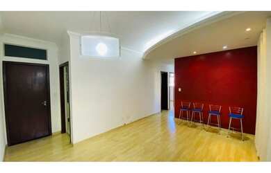 Imagem: O apartamento possui 3 Dormitórios, 2 Banheiros, 2 Vagas na