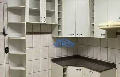 Imagem: A casa possui 3 Dormitórios, 1 Banheiro, 4 Vagas na garagem