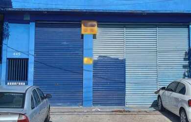 Imagem: O depósito possui 5 Vagas na garagem, 300m² de Área e está