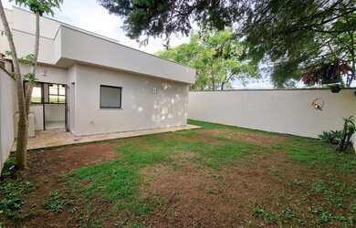 Imagem: A casa em condomínio possui 3 Dormitórios, 2 Banheiros, 2