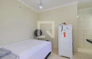 Imagem: A casa possui 1 Dormitório, 1 Banheiro, 1 Vaga na garagem