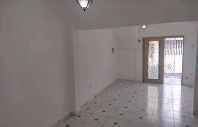 Imagem: A casa possui 5 Dormitórios, 5 Banheiros, 4 Vagas na garagem