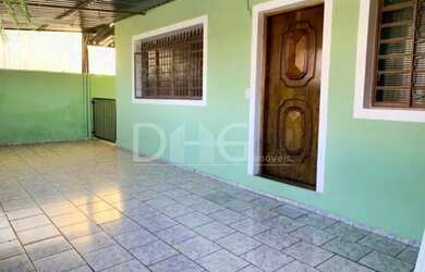 Imagem: A casa possui 3 Dormitórios, 3 Banheiros, 3 Vagas na garagem