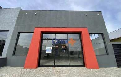 Imagem: O depósito possui 3 Vagas na garagem, 145m² de Área e está