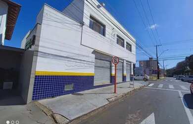 Imagem: O depósito possui 246m² de Área e está localizado em Centro