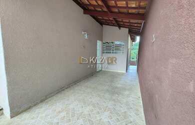 Imagem: A casa possui 2 Dormitórios, 2 Banheiros, 2 Vagas na garagem