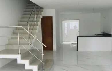 Imagem: A casa possui 3 Dormitórios, 3 Banheiros, 3 Vagas na garagem