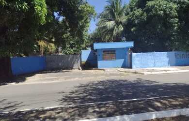 Imagem: A casa possui 5 Dormitórios e está localizado em Parque Piauí