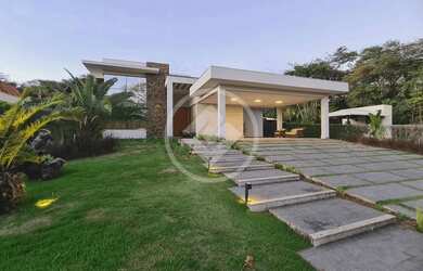 Imagem: A casa em condomínio possui 4 Dormitórios, 1 Banheiro, 3 Vagas