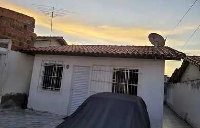 Imagem: A casa possui 2 Dormitórios, 1 Banheiro e está localizado