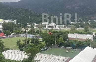 Imagem: O apartamento possui 3 Dormitórios, 2 Banheiros, 1 Vaga na