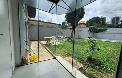 Imagem: O depósito possui 4 Vagas na garagem e 130m² de Área e está