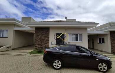 Imagem: A casa em condomínio possui 3 Dormitórios, 2 Banheiros, 5