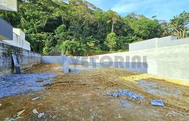 Imagem: O terreno possui 137m² de Área e está localizado em Massaguaçu